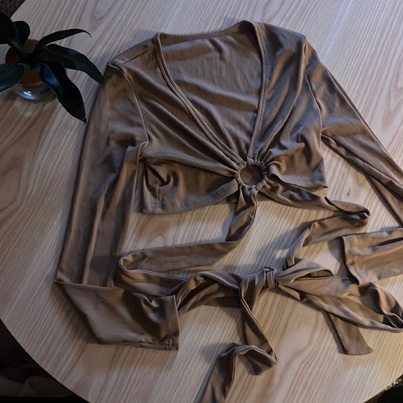 Shein Tie Up Crop Top - Picture 1 of 2